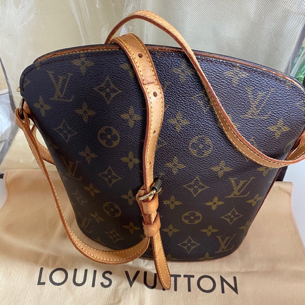 Louis Vuitton Drouot  Shoulder , Crossbody